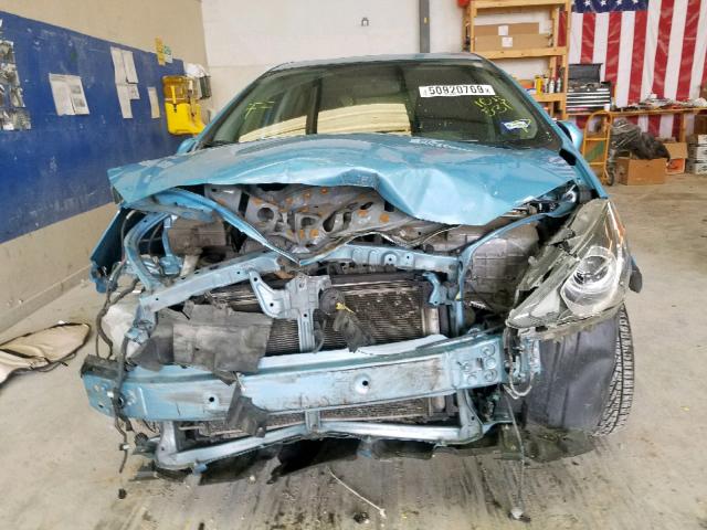 JTDKDTB35F1105531 - 2015 TOYOTA PRIUS C BLUE photo 9