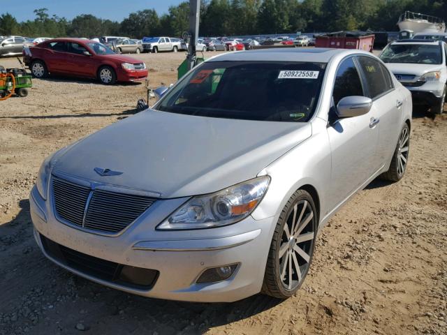 KMHGC4DF5BU138703 - 2011 HYUNDAI GENESIS 4. SILVER photo 2