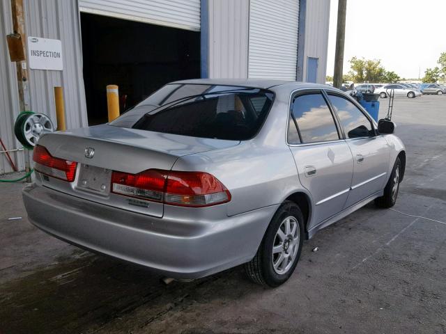 1HGCG56782A065526 - 2002 HONDA ACCORD SE SILVER photo 4