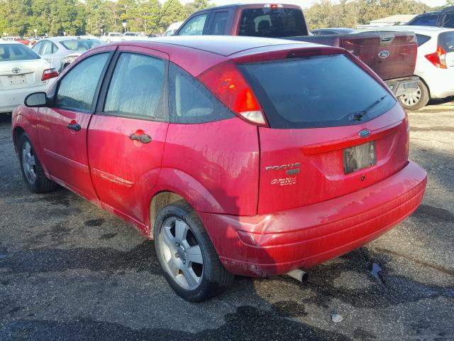 3FAFP37N55R145184 - 2005 FORD FOCUS ZX5 RED photo 3