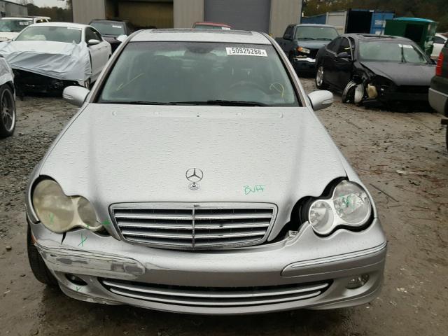 WDBRF61J95F579184 - 2005 MERCEDES-BENZ C 240 SILVER photo 9