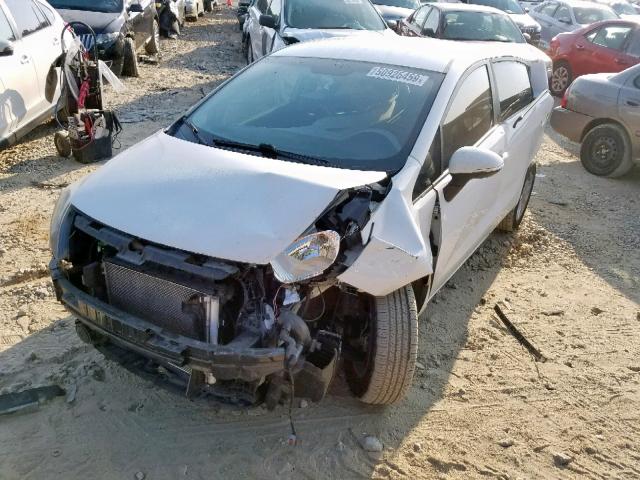 KNADN4A36C6064187 - 2012 KIA RIO EX WHITE photo 2