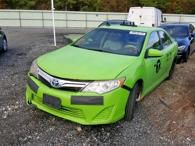 4T1BD1FK9CU047581 - 2012 TOYOTA CAMRY HYBR GREEN photo 2