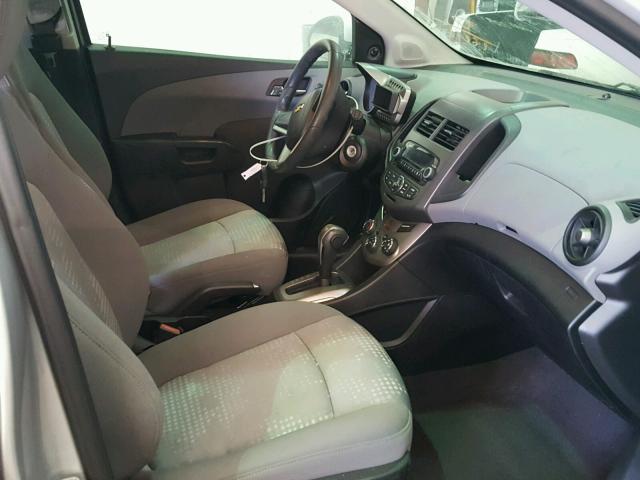 1G1JA6SHXC4111863 - 2012 CHEVROLET SONIC LS SILVER photo 5