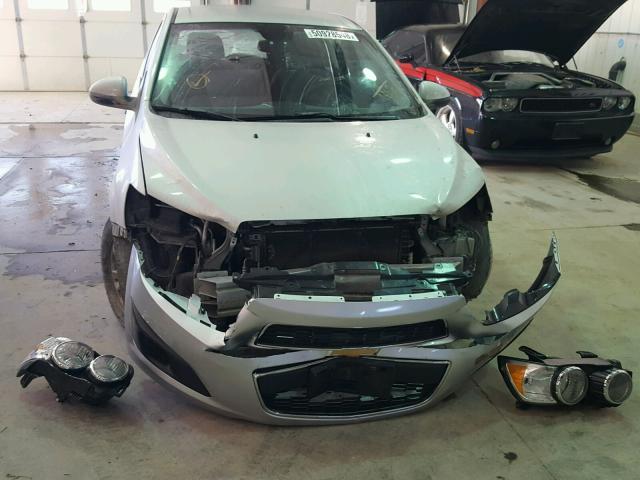 1G1JA6SHXC4111863 - 2012 CHEVROLET SONIC LS SILVER photo 9