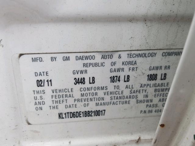 KL1TD6DE1BB210017 - 2011 CHEVROLET AVEO LS WHITE photo 10