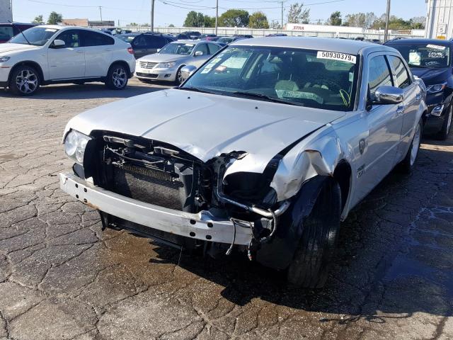 2C3JA43R85H667649 - 2005 CHRYSLER 300 SILVER photo 2