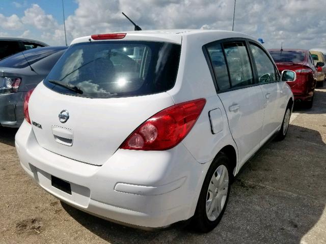 3N1BC1CP4BL466585 - 2011 NISSAN VERSA S WHITE photo 4