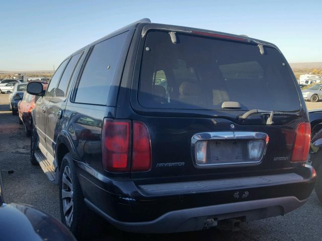 5LMRU27L8XLJ04096 - 1999 LINCOLN NAVIGATOR Schwarz Foto 3