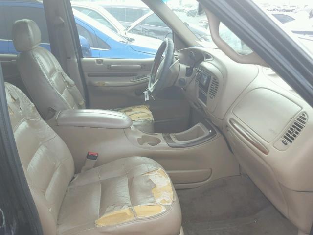 5LMRU27L8XLJ04096 - 1999 LINCOLN NAVIGATOR Schwarz Foto 5