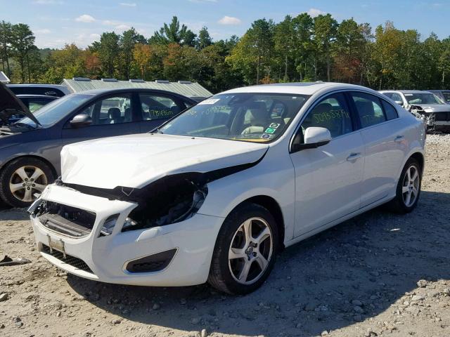 YV1612FH4D2174013 - 2013 VOLVO S60 T5 WHITE photo 2