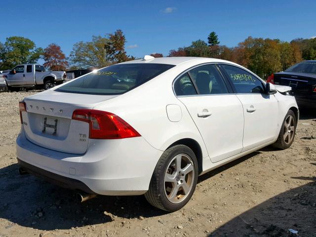 YV1612FH4D2174013 - 2013 VOLVO S60 T5 WHITE photo 4