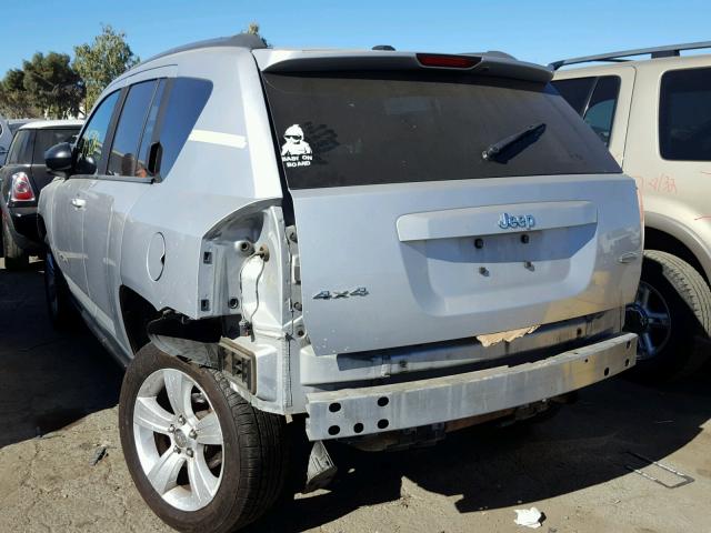 1J4NF1FB3BD282501 - 2011 JEEP COMPASS SP 银色 照片 3
