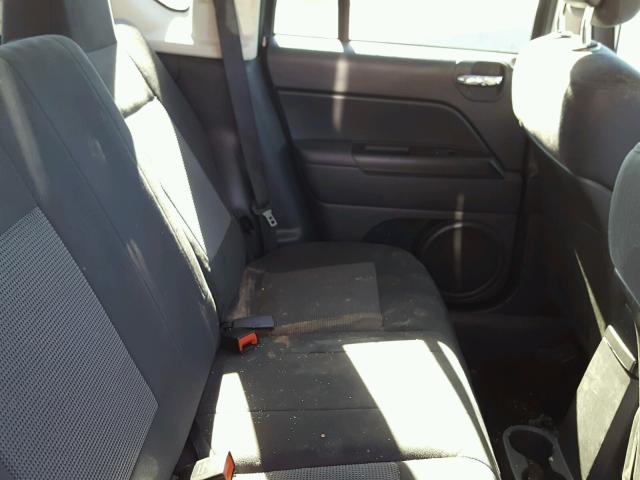 1J4NF1FB3BD282501 - 2011 JEEP COMPASS SP 银色 照片 6