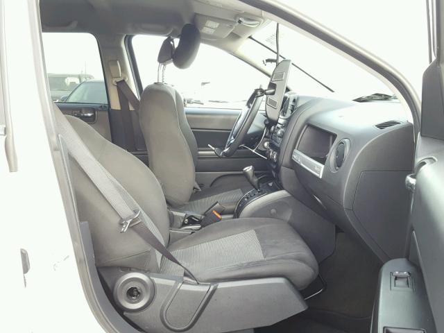 1C4NJCBA1GD765392 - 2016 JEEP COMPASS SP 白色 照片 5