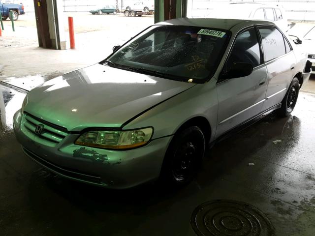 1HGCF86632A101215 - 2002 HONDA ACCORD VAL SILVER photo 2