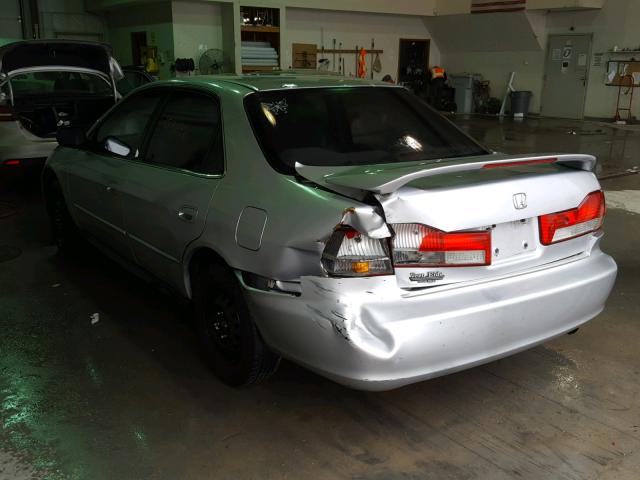 1HGCF86632A101215 - 2002 HONDA ACCORD VAL SILVER photo 3