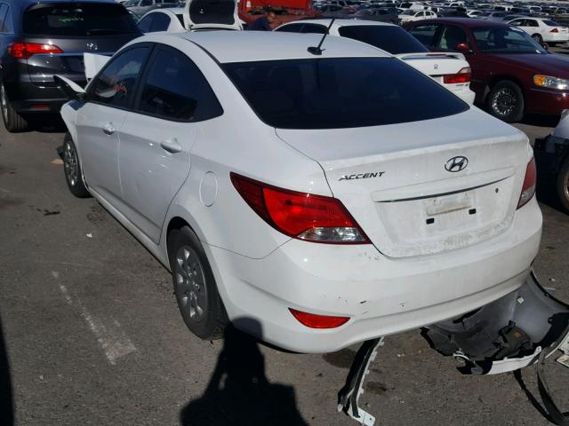 KMHCT4AEXGU098751 - 2016 HYUNDAI ACCENT SE WHITE photo 3