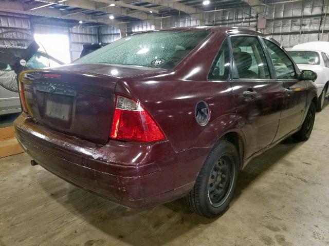 1FAFP34N27W162061 - 2007 FORD FOCUS ZX4 RED photo 4