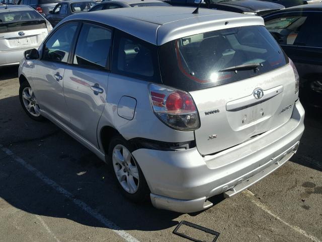 2T1KR32E05C344868 - 2005 TOYOTA MATRIX SILVER photo 3