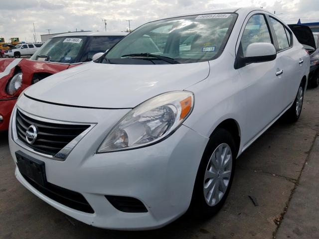 3N1CN7AP9CL898322 - 2012 NISSAN VERSA S WHITE photo 2