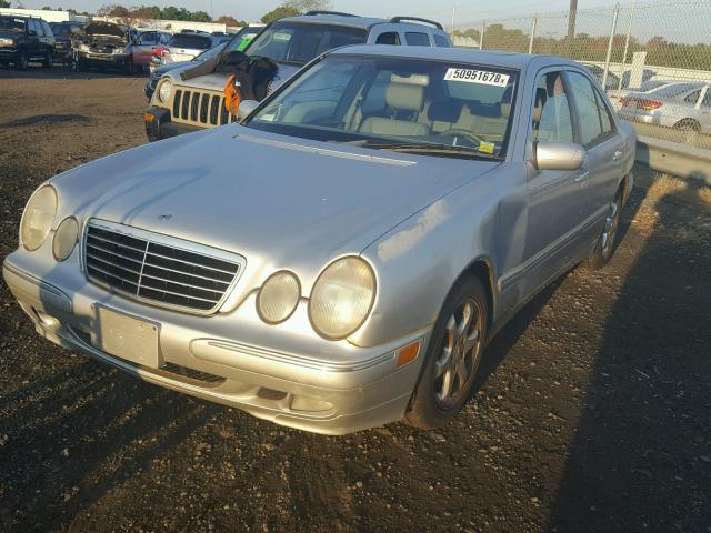 WDBJF65J82B426516 - 2002 MERCEDES-BENZ E 320 SILVER photo 2