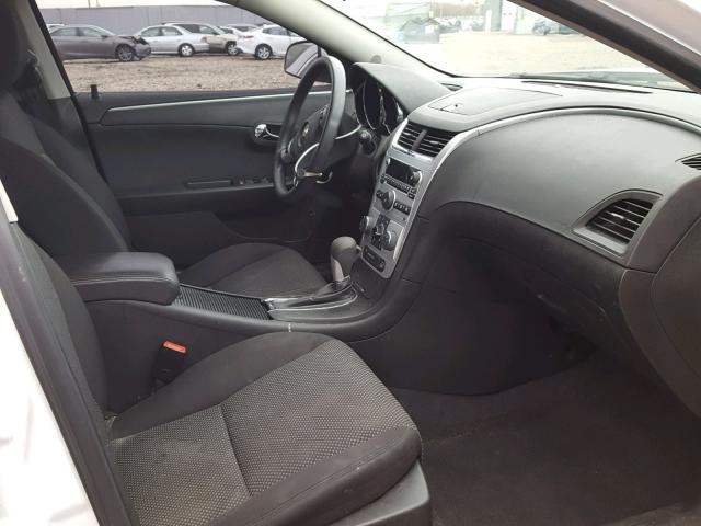 1G1ZC5EU9BF399765 - 2011 CHEVROLET MALIBU 1LT WHITE photo 5