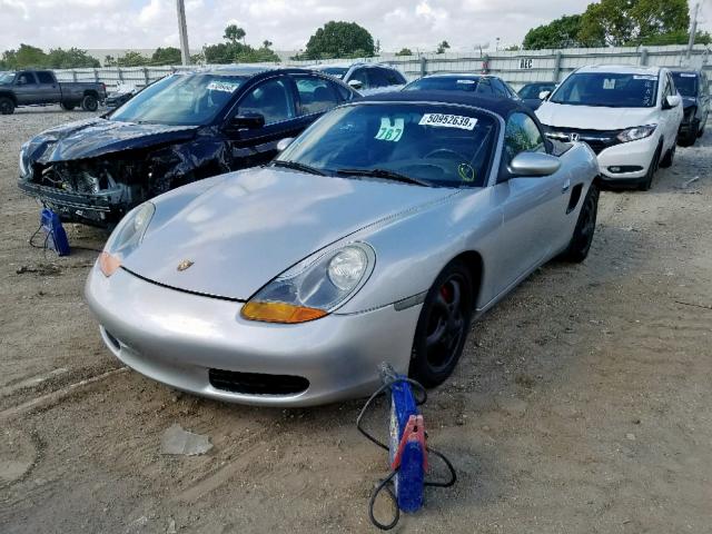 WP0CA2980XU623264 - 1999 PORSCHE BOXSTER SILVER photo 2