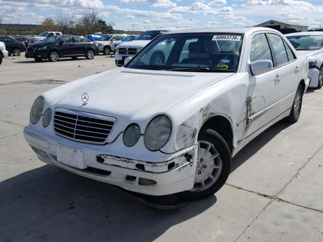 WDBJF65J1YB083007 - 2000 MERCEDES-BENZ E 320 WHITE photo 2