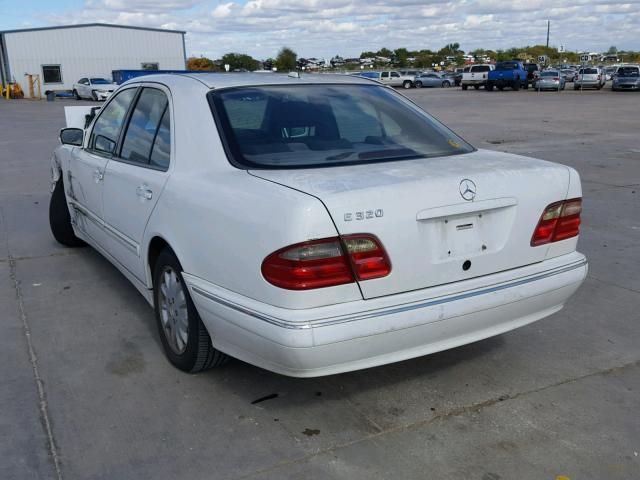 WDBJF65J1YB083007 - 2000 MERCEDES-BENZ E 320 WHITE photo 3