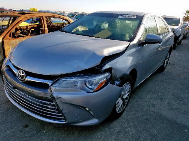 4T1BF1FK7HU276536 - 2017 TOYOTA CAMRY LE SILVER photo 2