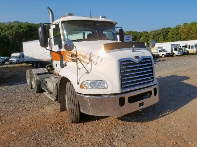 1M1AK06Y07N016482 - 2007 MACK 600 CXN600 WHITE photo 1