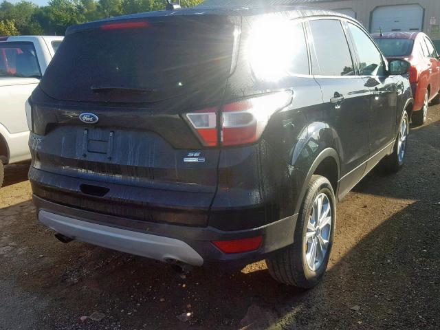 1FMCU9GD0HUE66395 - 2017 FORD ESCAPE SE Schwarz Foto 4