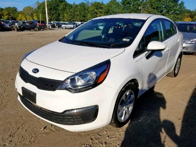 KNADM4A33H6012610 - 2017 KIA RIO LX WHITE photo 2