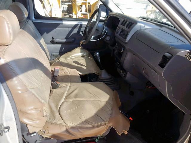 1N6DD21S9WC342424 - 1998 NISSAN FRONTIER X SILVER photo 5