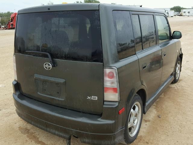 JTLKT324750216585 - 2005 TOYOTA SCION XB GREEN photo 4