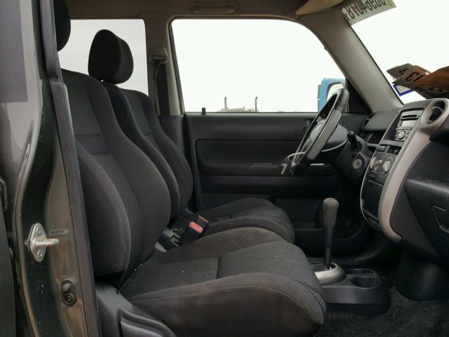 JTLKT324750216585 - 2005 TOYOTA SCION XB GREEN photo 5