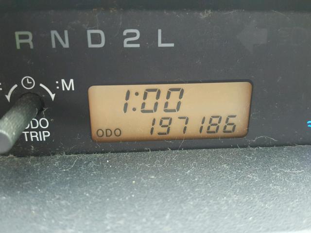 JTLKT324750216585 - 2005 TOYOTA SCION XB GREEN photo 8