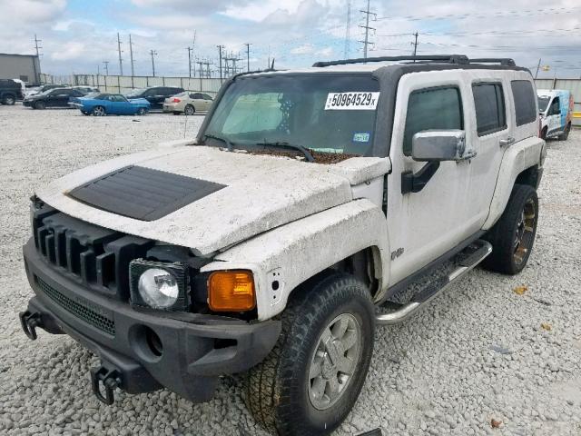 5GTDN136568112899 - 2006 HUMMER H3 WHITE photo 2