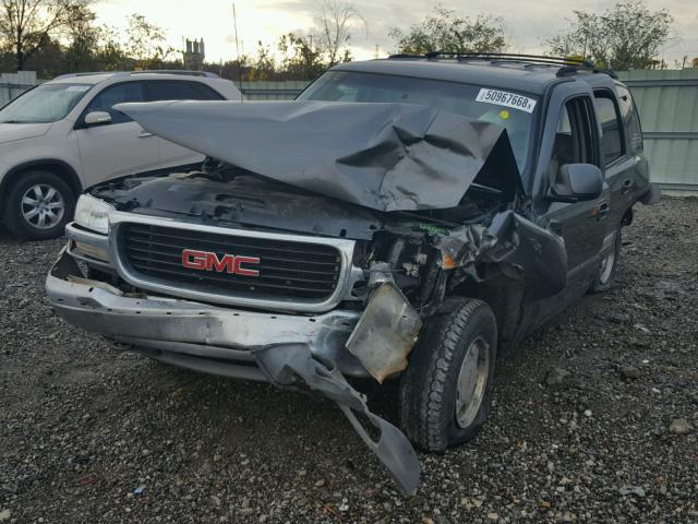 1GKEK13T2YJ156305 - 2000 GMC YUKON GRAY photo 2