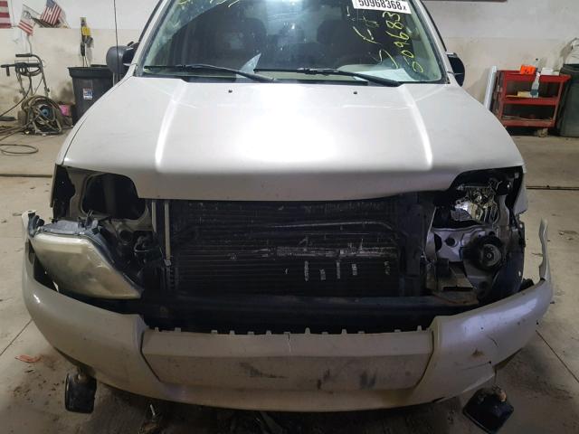 4M2CU91157KJ05574 - 2007 MERCURY MARINER LU WHITE photo 7