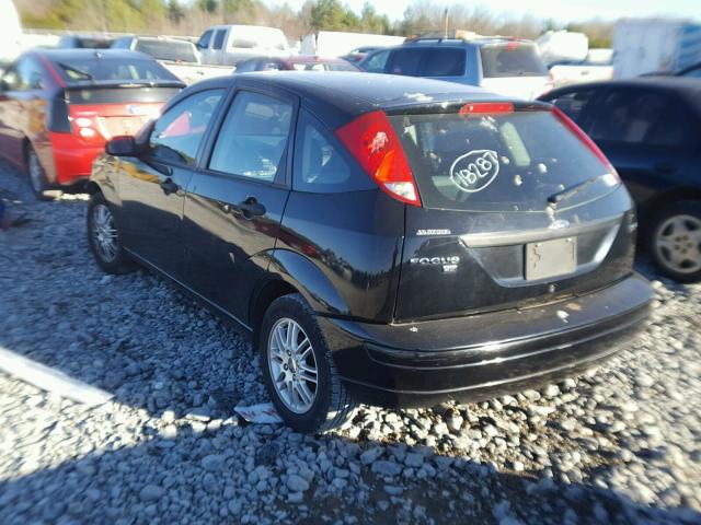 3FAHP37N35R109793 - 2005 FORD FOCUS ZX5 BLACK photo 3