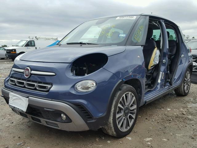 ZFBCFADH5JZ040401 - 2018 FIAT 500L TREKK BLUE photo 2