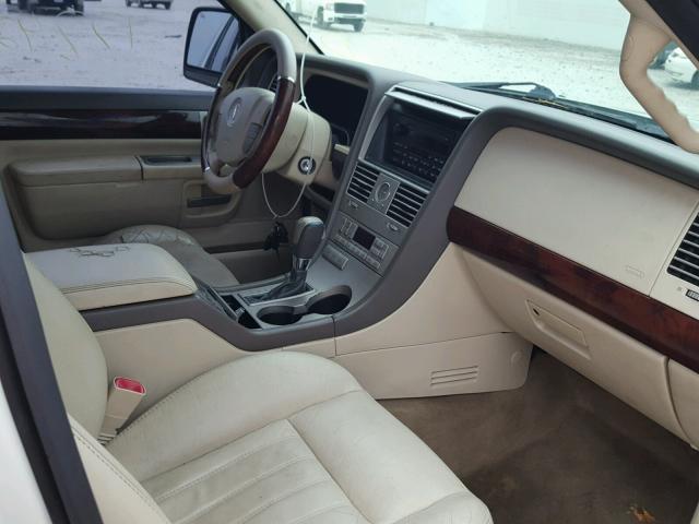 5LMEU88H04ZJ29997 - 2004 LINCOLN AVIATOR 白色 照片 5