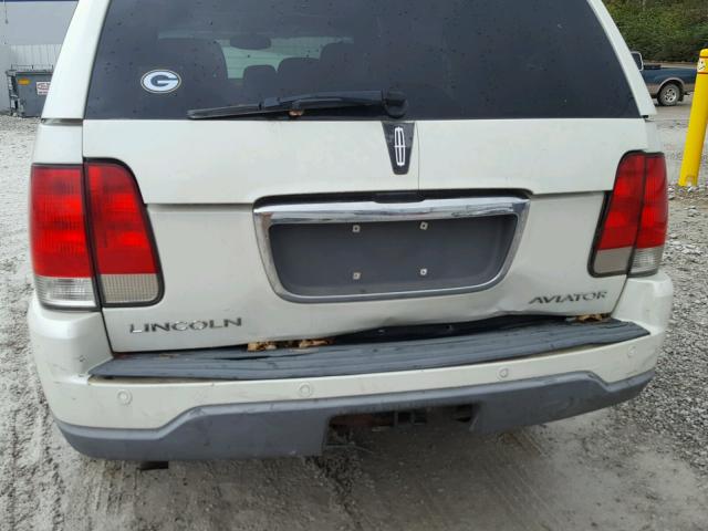 5LMEU88H04ZJ29997 - 2004 LINCOLN AVIATOR 白色 照片 9