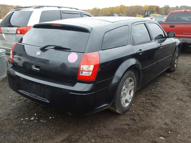 2D4FV48T35H513461 - 2005 DODGE MAGNUM SE BLACK photo 4