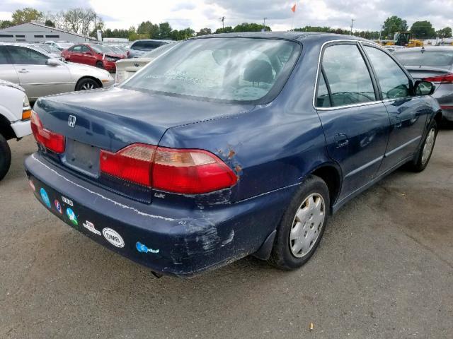 1HGCG6650YA022084 - 2000 HONDA ACCORD LX BLUE photo 4