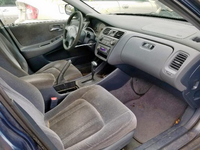 1HGCG6650YA022084 - 2000 HONDA ACCORD LX BLUE photo 5