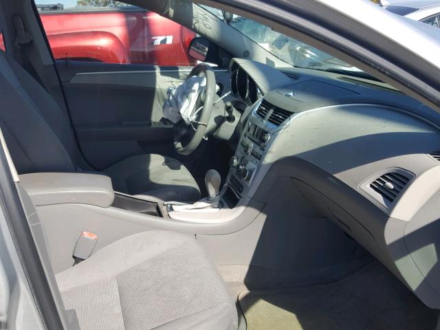 1G1ZG57B294110912 - 2009 CHEVROLET MALIBU LS Күміс фото 5