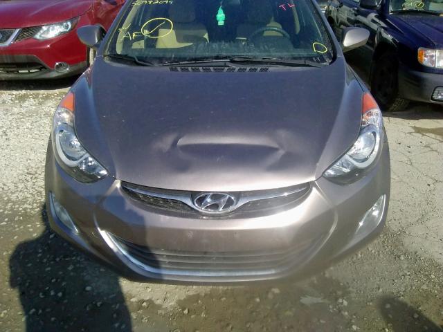 5NPDH4AE2DH415843 - 2013 HYUNDAI ELANTRA GL GOLD photo 9